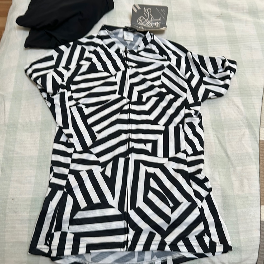 Women’s bike jersey.. size S… great pattern!